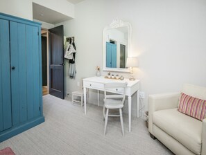 Appart'hôtel, 4 chambres | Coin séjour