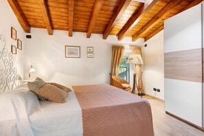 Bügeleisen/Bügelbrett, WLAN, Bettwäsche