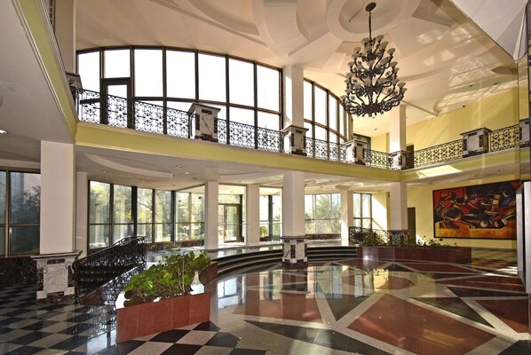 المنشأة من الخارج