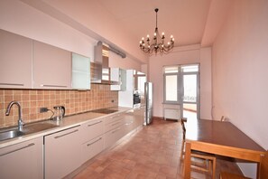 Apartment, 4 Bedrooms, Balcony, City View | Private kitchen | Electric kettle, toaster - Spacious Apartment by Luxe Group TT606 (Yerevan)