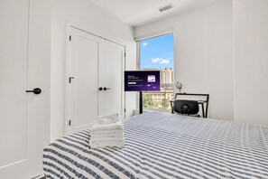 2 bedrooms, desk, iron/ironing board, WiFi