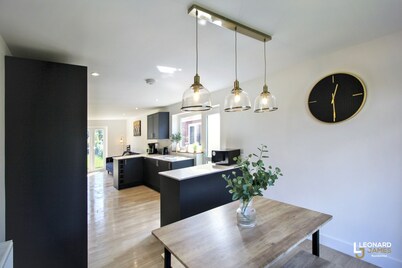 Bright & Stylish 2 Bedroom Bungalow Retreat in Attleborough