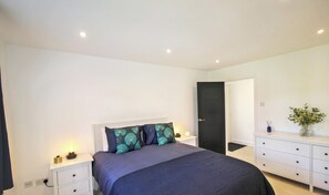 2 Schlafzimmer, Bügeleisen/Bügelbrett, Reisekinderbett, kostenloses WLAN