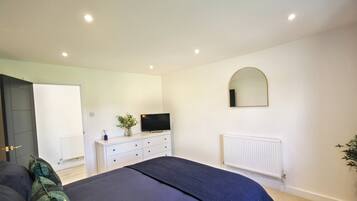 2 bedrooms, iron/ironing board, travel crib, free WiFi