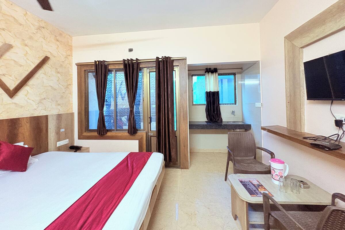 Standard Double Room | WiFi (free), bed sheets