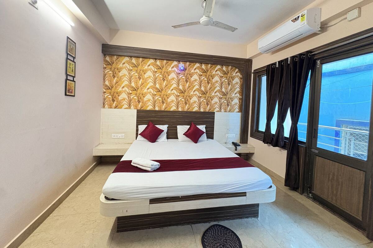 Deluxe Double Room, City View | WiFi (free), bed sheets