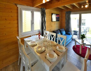 House | Dining - Comfortable Holiday Homes, Pool and Whirlpool (Ustronie Morskie)