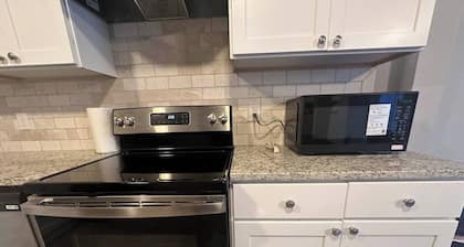 Private Guesthouse Near AT&T Stadium & Six Flags