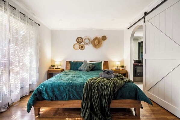 5 habitaciones, tabla de planchar con plancha, cuna de viaje y wifi