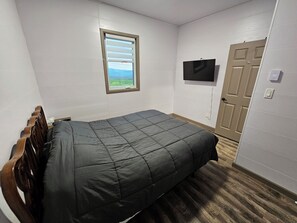 8 عدّة غرف نوم وواي فاي وملاءات أسرّة