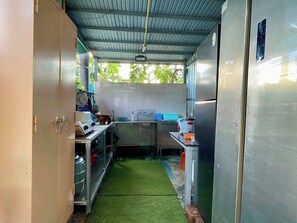 Villa, 4 Bedrooms, Accessible, Smoking | Private kitchen