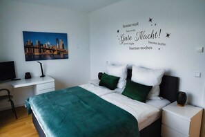 2 bedrooms, desk, iron/ironing board, free WiFi