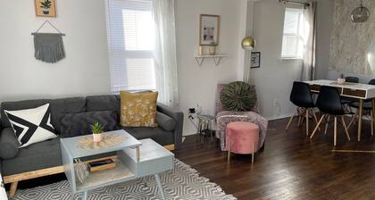 Fabulous 2 bedroom Bungalow in Charming Rose District, Downtown Broken Arrow