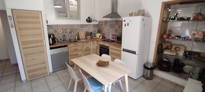 Fridge, microwave, oven, stovetop