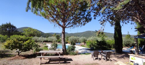 Gîte 'Romarin' with Mountain View, Wi-Fi and Air Conditioning