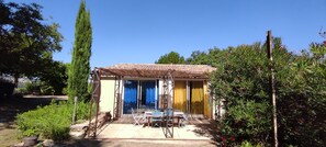 Outdoor dining - Cottage 'Romarin' with Mountain View, Wi-Fi and Air Conditioning (Entrechaux)