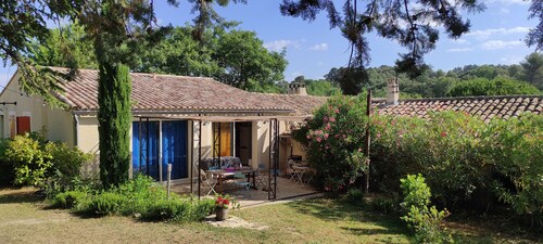 Cottage 'Romarin' with Mountain View, Wi-Fi and Air Conditioning