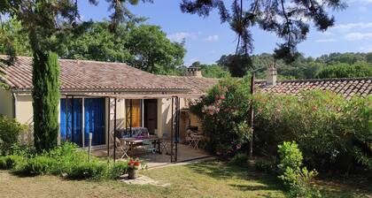 Cottage 'Romarin' with Mountain View, Wi-Fi and Air Conditioning