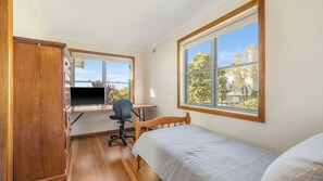 3 Schlafzimmer, Schreibtisch, kostenloses WLAN, Bettwäsche