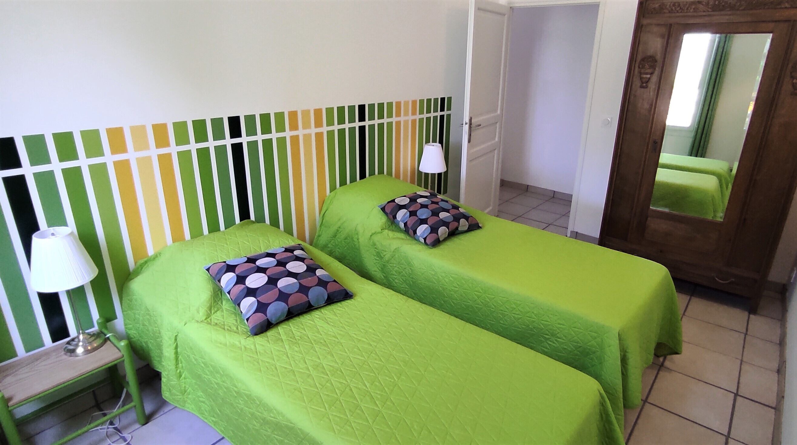 2 habitaciones, tabla de planchar con plancha y wifi 