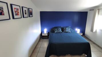 2 bedrooms, iron/ironing board, WiFi