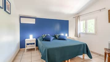 2 habitaciones, tabla de planchar con plancha, wifi y ropa de cama