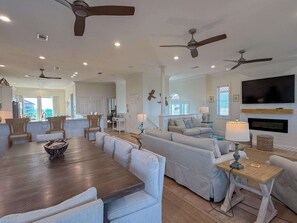 TV - New 5 Bedroom Pet Friendly Elevator On Island Time (St. George Island)
