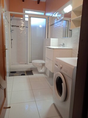 Shower - Villa Café - Appart. F2 with terrace Sainte-Anne (sainte-anne)