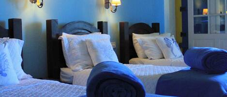 Deluxe Triple Room, Partial Ocean View (2)