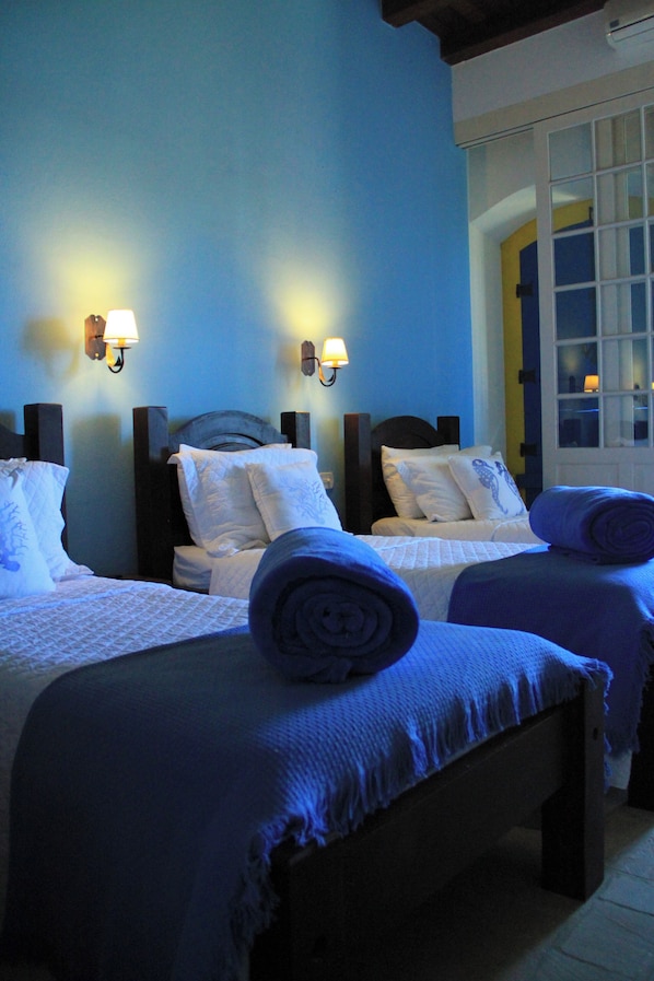 Deluxe Triple Room, Partial Ocean View (2)