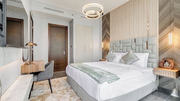 Deluxe-lejlighed - 1 soveværelse - køkken - ørkenudsigt | Skrivebord, arbejdsområde til bærbare computere, strygejern/strygebræt