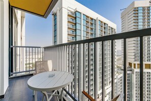 Deluxe Apartment, 1 Bedroom, Kitchen, Desert View | Balcony - GLOBALSTAY. The Crest Tower C Apartments (Dubai)