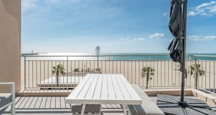 Holiday Home 'Face À La Mer 3' with Sea View, Private Terrace and Air Conditioning