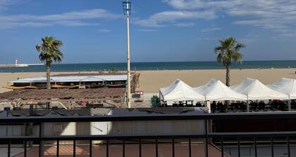 Maison de Vacances 'Face À La Mer 2' avec Terrasse Privée et Climatisation