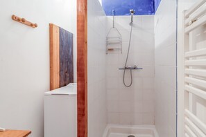 Chuveiro, secador de cabelo