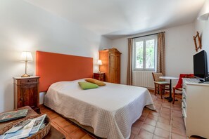 1 quarto, ferros/tábuas de passar roupa, Wi-Fi, roupa de cama