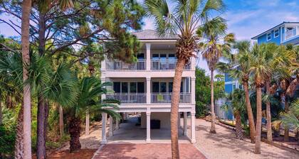 Saltwater & Sunsets - Private Pool, Tennis Court, Pet Friendly!