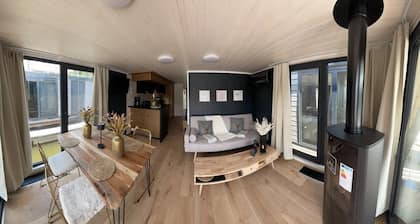 Stilvolles Hausboot: Enjoy Woma D13