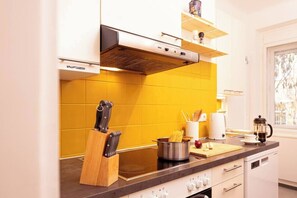 Micro-ondes, plaque de cuisson, lave-vaisselle