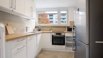 Kühlschrank, Ofen, Herdplatte, Geschirrspüler