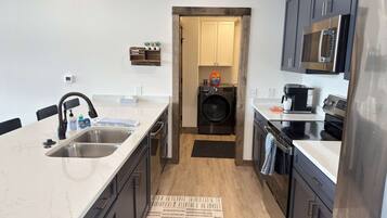 Refrigerador, microondas, horno, placa de cocina
