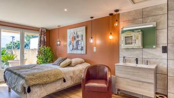 1 habitación, wifi y ropa de cama