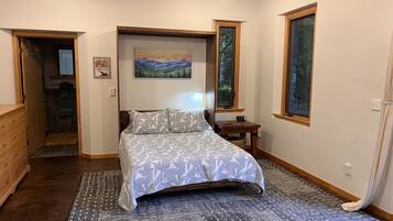 1 bedroom, desk, free WiFi, bed sheets