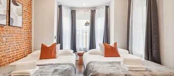 Jr 1Br w/2 Beds | Sleeps 4 | 10 min to DT