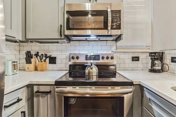Fridge, microwave, oven, stovetop