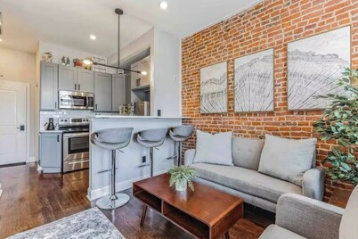 Studio w/Terrace | Street Parking | 10 min to DT