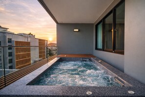 Bain à remous extérieur