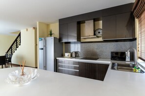 Fridge, microwave, oven, stovetop