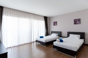 3 Schlafzimmer, Schreibtisch, Bügeleisen/Bügelbrett, WLAN