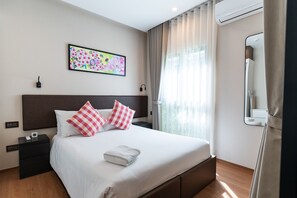 1 bedroom, desk, iron/ironing board, WiFi - Rawai Beach Condo Pool & Gym Y109 (Rawai)